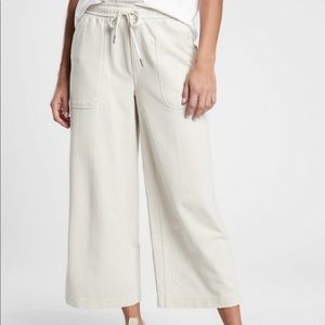 Athleta Farallon Heathered Wide Crop Oatmeal Beige Pant Size 10